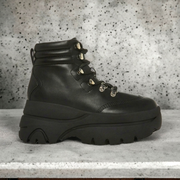 Steve Madden Shoes - Steve Madden Husky Boots